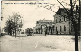 Sopron, Győri vasúti pályaudvar, vasútállomás, villamos. Blum Náthán és Fia kiadása (képeslapfüzetből / from postcard booklet) (vágott / cut)