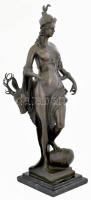 Ismeretlen szobrász: vadászó Diana / Artemis, patinázott öntött bronz, kissé sérült márvány talapzat...