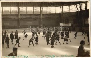 1926 Milano, Milan; ice skating, winter sport. photo (EK)