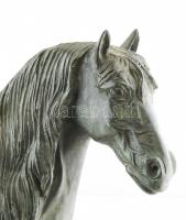 Ismeretlen szobrász: Ló, monumentális öntött bronz szobor, fa talapzaton, hibátlan, egyik talpának i...