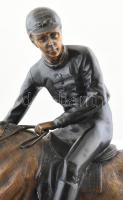 Ismeretlen szobrász: Ló és zsokéja, monumentális öntött bronz szobor talapzaton, szép állapotban, je...
