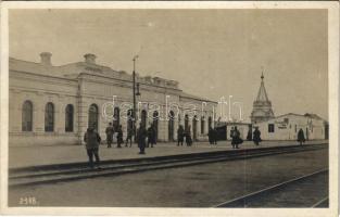 Volodymyr-Volynskyi, Wladimir Wolynsky, Wladimir Wolinskij; Bahnhof / railway station with K.u.K. soldiers. Originalfoto F. J. Marik 1916.