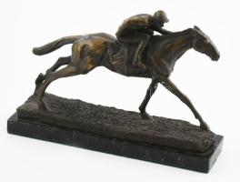 Ismeretlen szobrász: Lóverseny, öntött bronz, talapzaton, jelzés nélkül, hibátlan, h: 29 cm, m: 21 cm