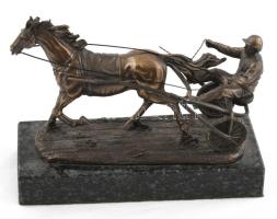 Ismeretlen szobrász: A fogathajtó, bronzírozott fém, talapzaton, jelzés nélkül, szép állapotban, 23x10x17 cm