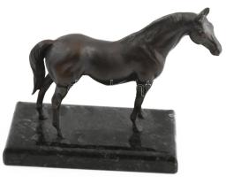 Bronz ló, márvány talapzaton, jelzés nélkül, szép állapotban, 21x9x17 cm