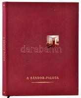 A Sándor-palota írásban és képben. Szerk.: Sinkó Katalin. Bp.,2003, Akadémiai Kiadó. Gazdag képanyaggal illusztrálva. Kiadói egészvászon-kötés.