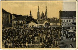 Szeged, Rudolf tér, Fogadalmi templom, piac, városi vasút, vonat, vagonok, Hangya üzlet (EM)