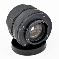 Helios 44M-4 58mm f/2 objektív, sapkával, bőr tokban (a lencsén kis szennyeződés v. kopás)
