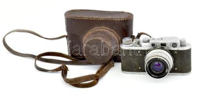 cca 1950-1960 Zorkij (Zorki) szovjet fényképezőgép, Industar-61 52 mm f/2.8 objektívvel, eredeti, kissé kopottas bőr tokjában / Vintage USSR camera, in original, slightly worn leather case