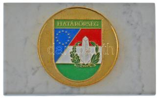 ~2010. "Határőrség" festett fém emlékérem (42,5mm) márványtalpon (80x50mm), díszdobozba erősítve T:AU