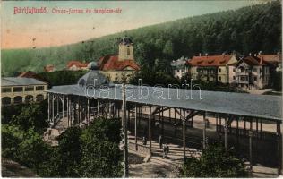 1911 Bártfafürdő, Bardejovské Kúpele, Bardiov, Bardejov; Orvos-forrás és Templom tér. Eschwig és Hajts kiadása. Hajts Kornél felvétele / spa, spring source, Catholic church (EB)