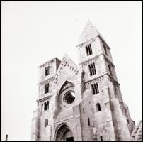 A zsámbéki templom, 9 db 6×6 cm-es fotónegatív