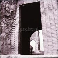 A zsámbéki templom, 9 db 6×6 cm-es fotónegatív