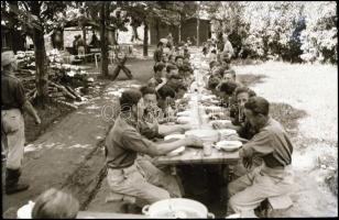 II. világháborús katonák, 7 db fotónegatív, 9×6 cm