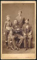 cca 1875 Férfiak csoportképe, keményhátú fotó Simonyi budapesti műterméből, 10,5×6,5 cm