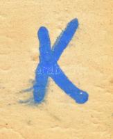 Szabó Kata: Macskák, mázas kerámia, hátoldalán vésett akasztórésszel, jelzéssel, 6,5x8,5 cm