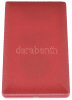 ~1970. "Szakszervezetek Országos Tanácsa" műgyantás bronz fokozatának kitüntetése szalagga...