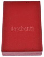 ~1960. "Nehézipar Kiváló Dolgozója" zománcozott, aranyozott fém jelvény miniatűrrel, díszt...