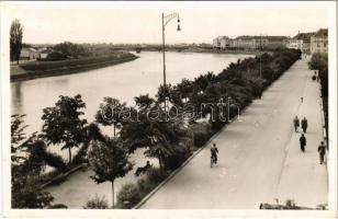 Ungvár, Uzshorod, Uzhhorod, Uzhorod; Galagói részlet az Ung folyóval / Uzh riverside