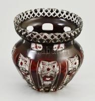 Extrém gazdag csiszolással díszített csiszolt bordó kristályüveg váza, jelzés nélkül, kopással, m: 13,5 cm