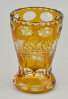 Virágmintával csiszolt mustárszínű kristály kehely váza, jelzés nélkül, pattanással, m: 13 cm