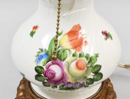 Herendi virág mintás nagy méretű porcelán lámpa. Fa talpon, réz szerelékkel m: 24 cm , teljes magass...