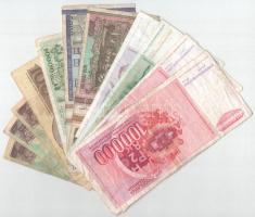 11db vegyes bankjegy, közte horvát, török, román és jugoszláv bankjegy T:F
11pcs of mixed banknotes...