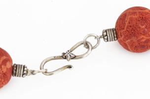 Szivacs korall nyaklánc, ezüst (Ag) szerelékkel, jelzett, h: 45 cm