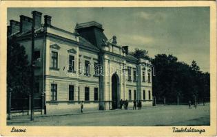 1940 Losonc, Lucenec; Tüzérlaktanya. Hungária könyvesbolt kiadása / Hungarian military, artillery barracks, soldiers (EK)