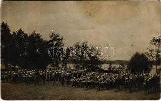 Szentendre, Üdvözlet az Országos Gyermekvédő Liga Izabella üdülőtelepéről! Tornázó gyerekek. Photo Stemmer (kopott sarkak / worn corners)