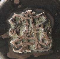 Longines asztali óra, borivó figurával díszített, működik, jelzett, m: 5,5 cm