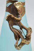 cca 1990 Dan Bancila: Üvegváza, anyagában színezett kékes üveg, díszítménnyel, jelzett, kis kopottsá...