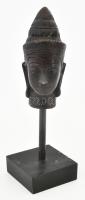 Bronz Buddha fej szobor, fém, fa talapzaton, jelzés nélkül, m: 23,5 cm