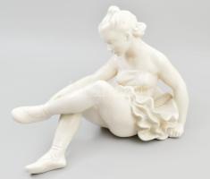 4 darab nagyobb méretű kerámia női akt figura, közte jelzett is, kopással, egyik lepattanással, m: 2...