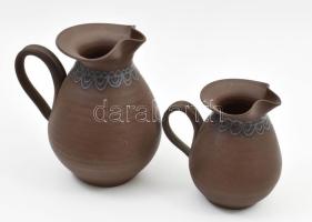 Sárkány Kata (1949-): Italozó készlet, kerámia, teljes, jelzéssel, minimális kopottsággal, 15 darab,...