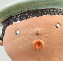 Kiss Roóz Ilona (1920-2010): Kalapos hölgy. Mázas kerámia, jelzéssel, hibátlan, zsűrizett, m: 20 cm