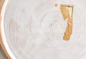 Iparművészeti vállalat sárga virágmintás falitál, jelzett, hibátlan, d: 22,5 cm