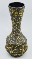 Bod Éva (1924-2004): Váza, jelzéssel, kis kopással, m: 35 cm