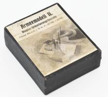 cca 1925 Katonai iránytű, Armeemodell II., eredeti dobozában és bőr tokjában, szép állapotban