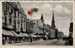 1941 Újvidék, Novi Sad; Kr. Aleksandra ul. / utca, automobilok, üzletek. Magyar zászló szalag és visszatért bélyegzés / street view, automobiles, shops, Hungarian flag textile + 1941 Újvidék visszatért So. Stpl. (fl)