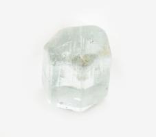 Akvamarin, hatszögletes ozlopos prizmás kristály 21,2 cts
