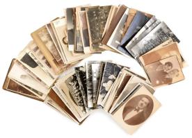 cca 1900-1960 össz. kb. 100 portré, csoportkép és életkép, fotó és fotólap, részben hátoldalán jelzett és/vagy feliratozott, 14x9 körüli méretekben