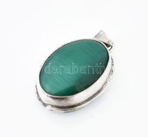 Ezüst (Ag) medál zöld kővel, jelzett, h: 2 cm, bruttó. 4,7 g