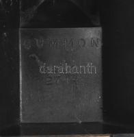 Art deco elefántfejes cigarettakínáló és hamutál, bakelit, jelzett: Gummon 2744. Csehország, 1930 kö...