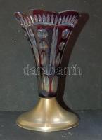 Dekoratív üvegváza fém talppal és 20cm-es magassággal