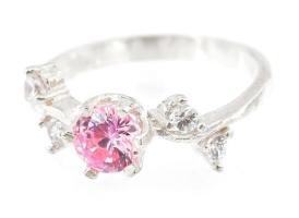 Ezüst (Ag) ékszerszett rózsaszín kővel, gyűrű, medál, fülbevalópár, jelzéssel és jelzés nélkül, brut...