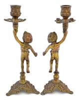 Puttó figurás gyertyatartó pár, réz, jelzés nélkül, szép állapotban, m: 26 cm