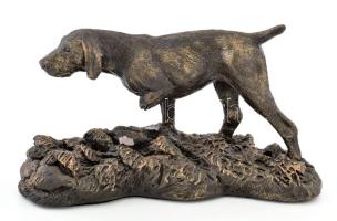 Vadászó kutya szobor, bronzírozott kerámia, sérült, jelzés nélkül, h: 26 cm