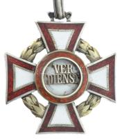 1916. "A Katonai Érdemkereszt III. Osztálya hadidíszítménnyel és kardokkal" fülön jelzett,...