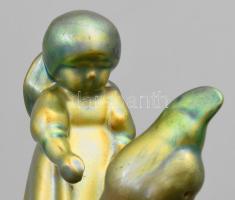 Zsolnay eozin mázas tyúkot etető kislány. Jelzett, apró mázrepedéssel. 10 cm